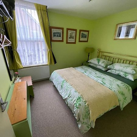 Flat G, 8 Castle Street Apartman Ludlow Kültér fotó